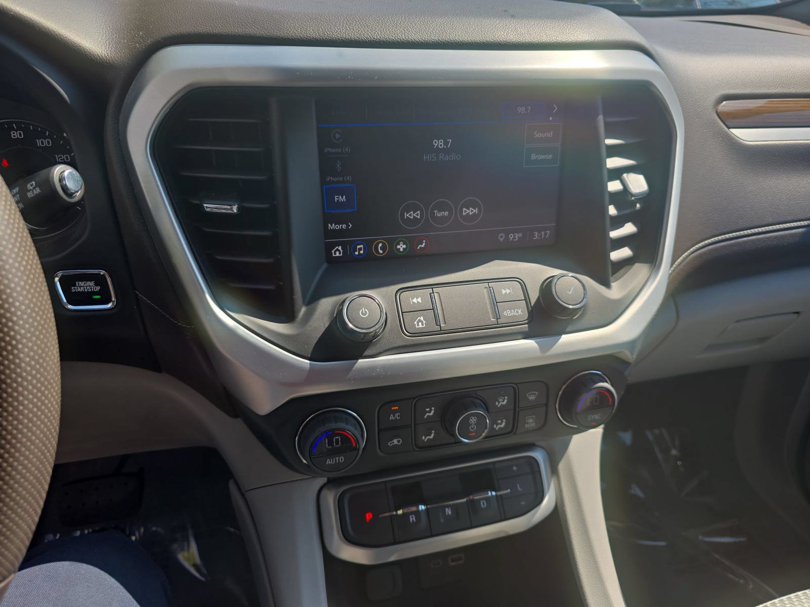 Used 2022 GMC Acadia SLE w/ Driver Convenience Package FWD image 21