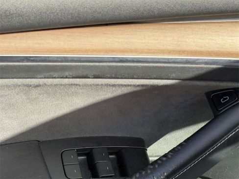 Used 2022 Tesla Model 3 image 25