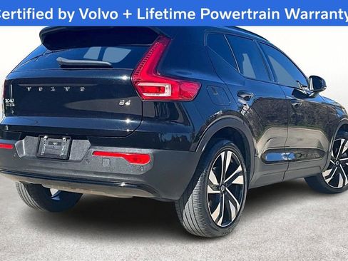 Used 2023 Volvo XC40 B4 Plus image 2