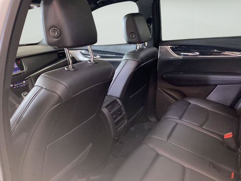 Used 2022 Cadillac XT5 Premium Luxury w/ LPO, Floor Liner Package AWD/4WD image 19