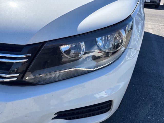 Used 2018 Volkswagen Tiguan Limited w/ Premium Package AWD/4WD image 14