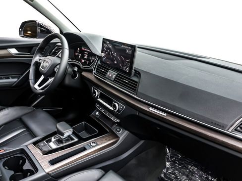 Used 2025 Audi Q5 2.0T Premium Plus w/ Premium Plus Package image 17