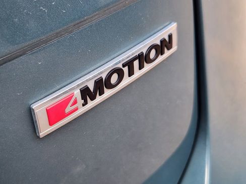 Used 2021 Volkswagen Tiguan SE w/ Panoramic Sunroof Package image 19