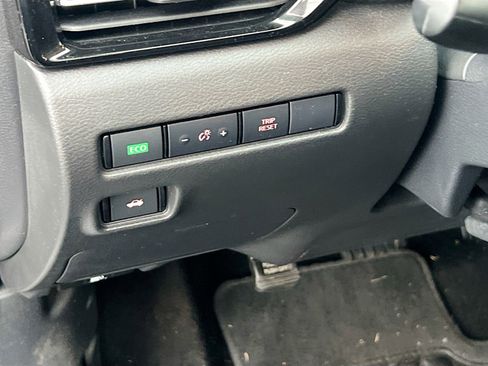 Used 2022 Nissan Sentra SR w/ Trunk Package image 10