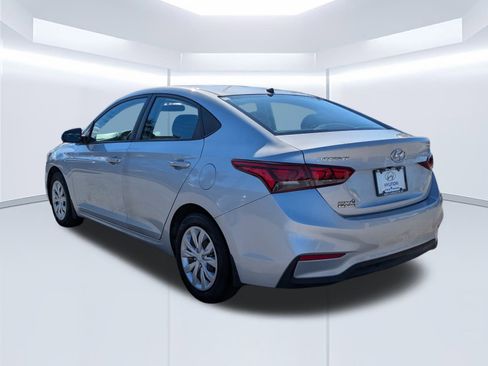 Certified 2021 Hyundai Accent SE image 6