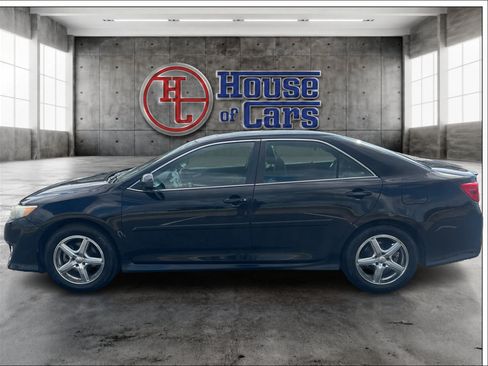 Used 2014 Toyota Camry SE w/ Leather Package FWD image 8