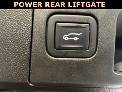 Used 2024 Cadillac XT4 Premium Luxury image 30