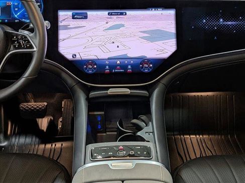 Used 2023 Mercedes-Benz EQS 580 4MATIC SUV image 12