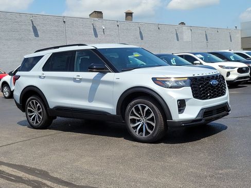 New 2026 Ford Explorer ST-Line AWD/4WD image 1