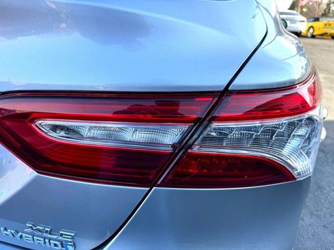 Used 2020 Toyota Camry XLE image 20