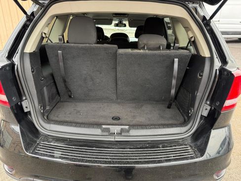 Used 2019 Dodge Journey SE image 23
