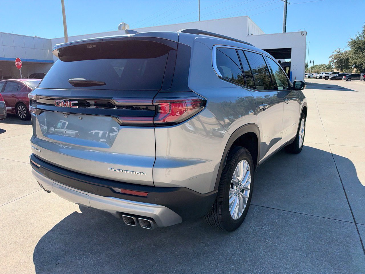 Certified 2026 GMC Acadia Elevation w/ Elevation Premium Package FWD image 5