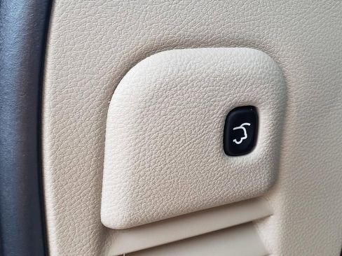 Used 2019 Jeep Grand Cherokee Limited w/ Luxury Group II AWD/4WD image 9