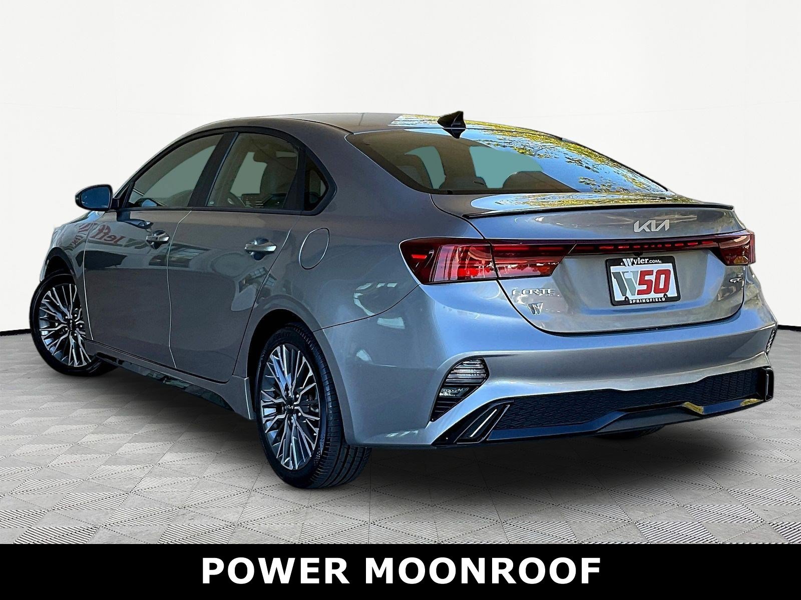 Used 2024 Kia Forte GT-Line w/ GT-Line Premium Package FWD image 4