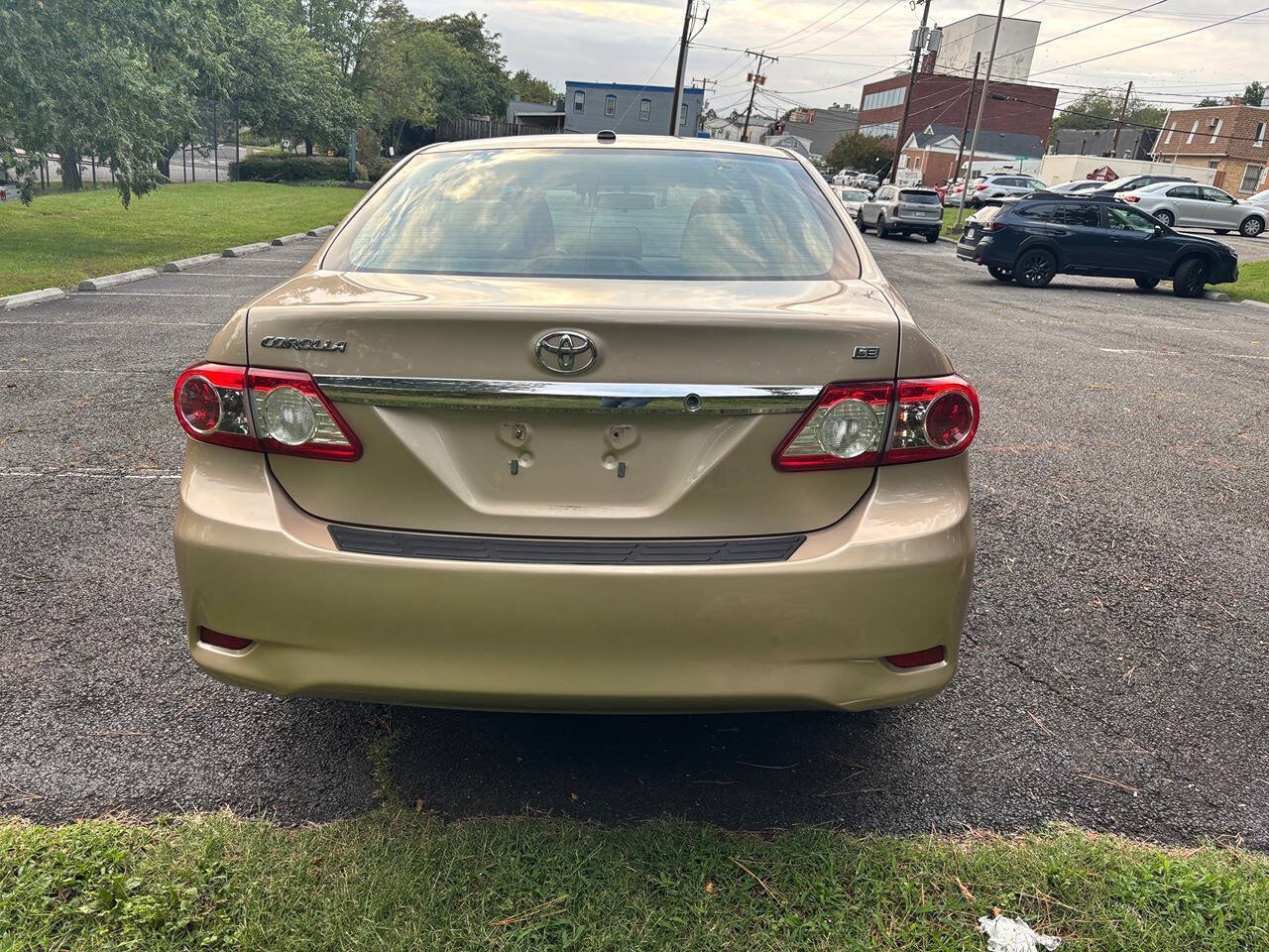 Used 2012 Toyota Corolla LE FWD image 6