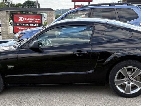 Used 2008 Ford Mustang GT RWD image 5