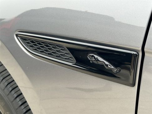 Used 2024 Jaguar F-PACE R-Dynamic S image 14