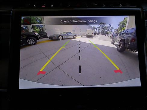 Used 2023 Jeep Grand Cherokee Overland w/ Luxury Tech Group IV RWD image 14