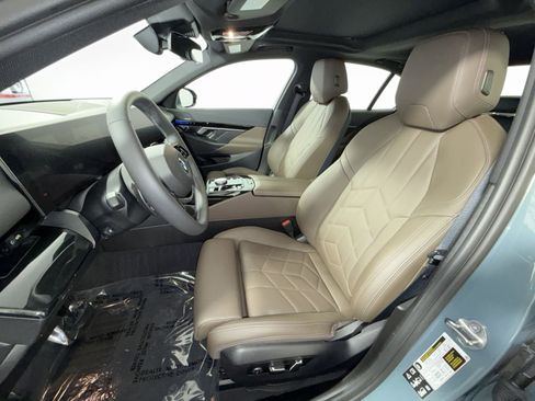 Used 2024 BMW 530i xDrive 530i xDrive w/ Convenience Package image 13