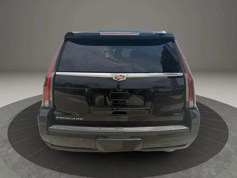 Used 2019 Cadillac Escalade ESV Luxury AWD/4WD image 6