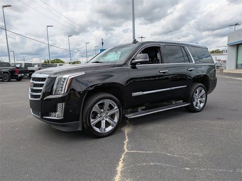 Used 2017 Cadillac Escalade Premium Luxury image 8