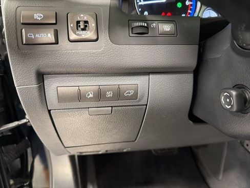 Used 2010 Lexus LX 570 4WD image 12