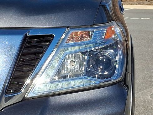 Used 2019 Nissan Armada SL w/ Premium Package image 9