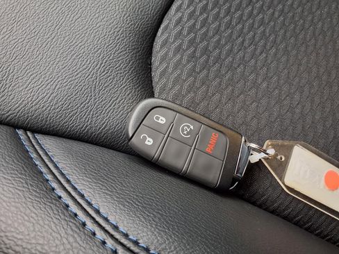 New 2026 Jeep Compass Latitude image 13