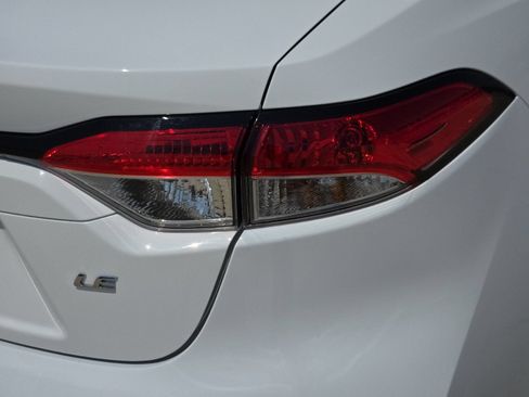 Certified 2025 Toyota Corolla LE FWD image 24