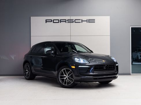 Certified 2026 Porsche Macan AWD/4WD image 9