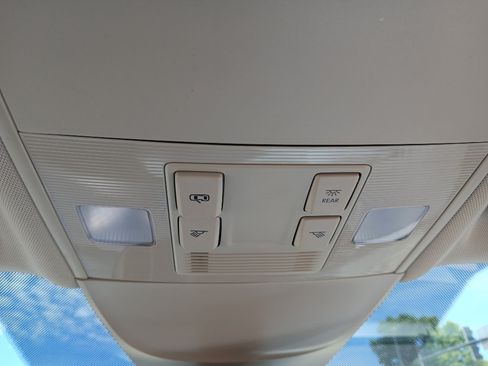 Used 2025 Volkswagen Taos S FWD image 18