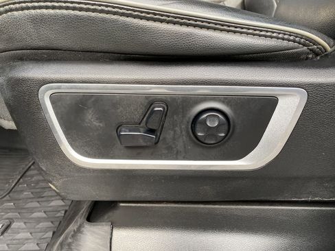 Used 2020 RAM 1500 Laramie AWD/4WD image 15