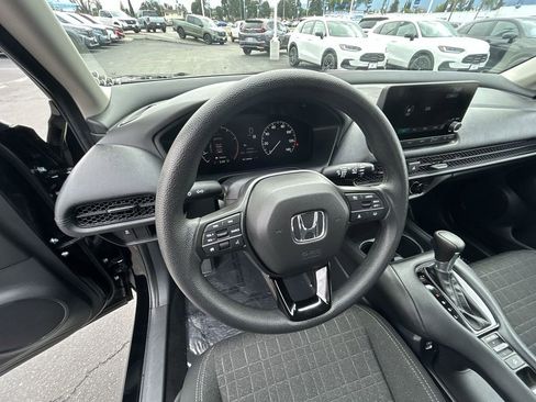 Certified 2023 Honda HR-V LX image 14
