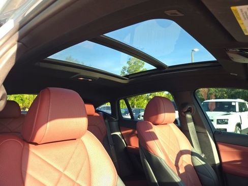 Used 2025 BMW X6 xDrive40i w/ Premium Package AWD/4WD image 15
