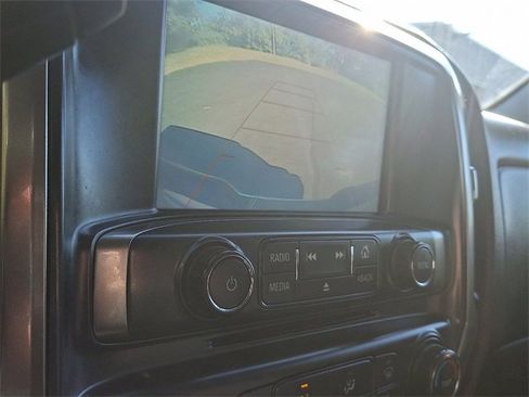 Used 2019 Chevrolet Silverado 1500 LT image 4