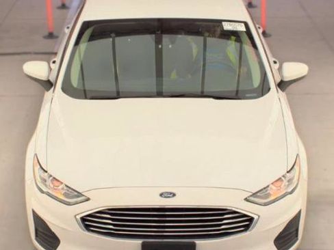Used 2020 Ford Fusion SE FWD image 5