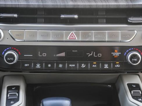 Certified 2023 Kia Telluride EX w/ EX Captain's Chair Package FWD image 15