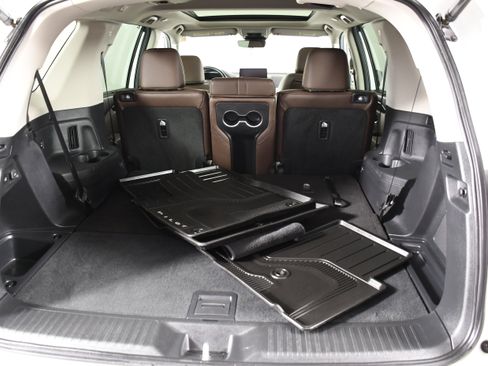 Used 2025 Honda Pilot Elite image 51