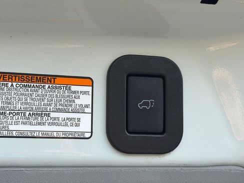 Used 2017 Toyota Sienna XLE w/ XLE Navigation Package FWD image 29