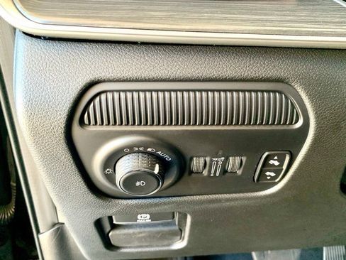 Used 2024 Jeep Wagoneer Series II w/ Flexible Seating Group image 33