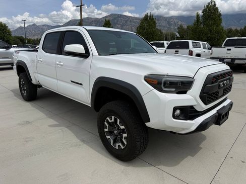 Used 2019 Toyota Tacoma TRD Off-Road w/ Technology Package AWD/4WD image 1