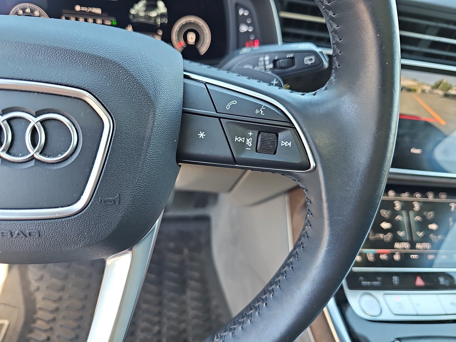 Used 2020 Audi Q7 3.0T Prestige AWD/4WD image 19