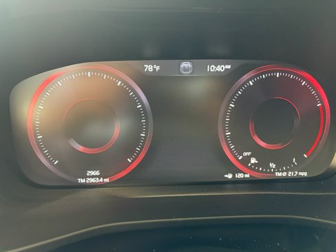Used 2019 Volvo XC40 T5 R-Design AWD/4WD image 7