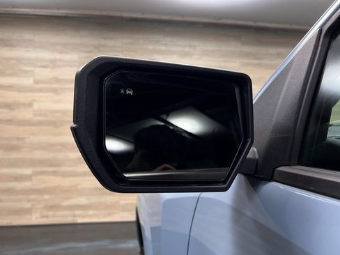 Used 2025 Chevrolet Colorado Z71 w/ Technology Package image 27