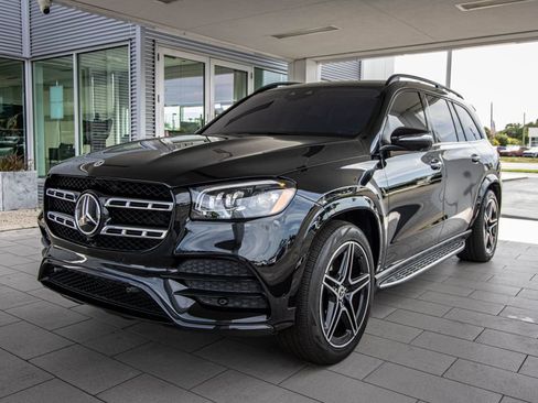 Used 2023 Mercedes-Benz GLS 580 4MATIC image 10