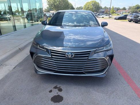 Used 2022 Toyota Avalon Limited FWD image 16