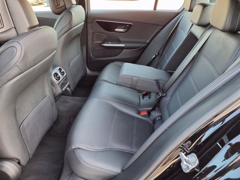 Used 2025 Mercedes-Benz C 300 4MATIC Sedan image 18