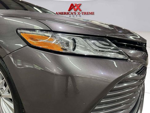 Used 2020 Toyota Camry XLE FWD image 13