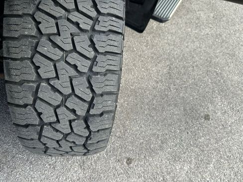 Used 2018 Ford F150 Platinum w/ Technology Package image 16