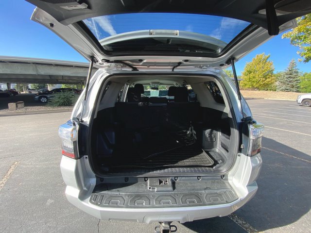 Used 2016 Toyota 4Runner SR5 AWD/4WD image 23